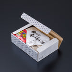 半生そば4人前と、つゆと七味付きのギフトセット