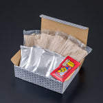 半生そば4人前とつゆは一人前ずつ個包装になっています。七味は1袋同梱されています。