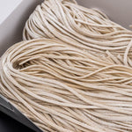 長野のそば屋「そば処やぶ」の生そば8人前セット。生そばは、お店の職人が発送日の朝に作っている、無添加製法のおそばです。